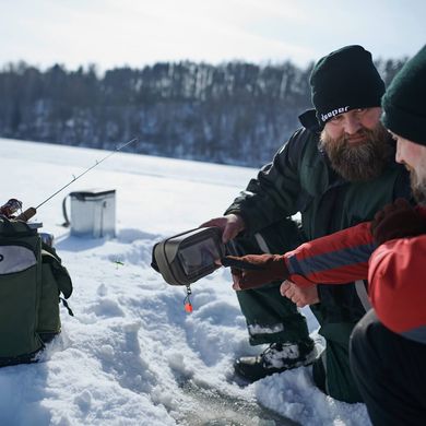 Зимний чехол для смартфона Deeper Winter Smartphone Case 2.0